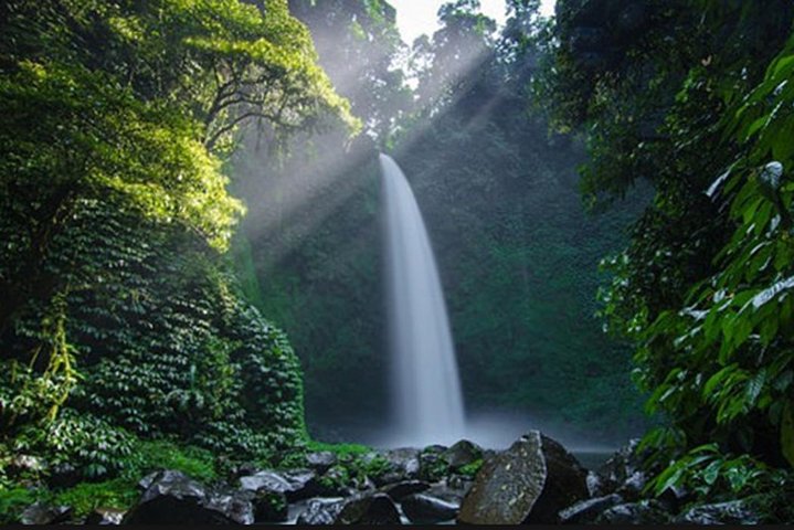 Private Tour Funtastic Nungnung Waterfall And Beratan Temple - Image 2