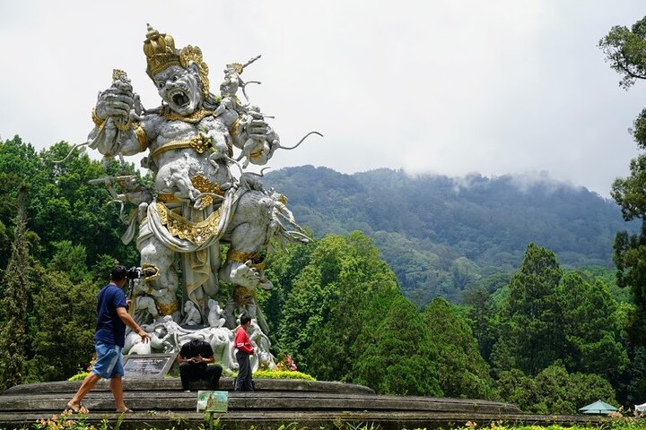 Private Tour Terrific Nungnung Waterfall And Wanagiri Hidden Hill - Image 5
