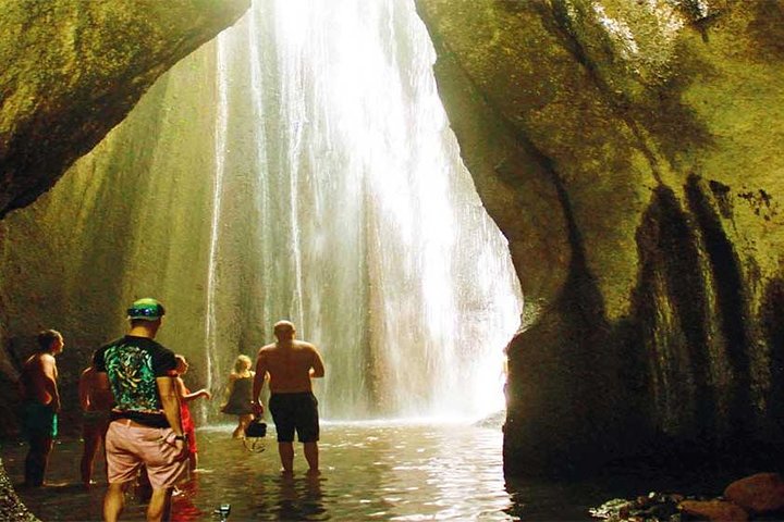 Private Tour: Tirta Empul, Tukad Cepung Waterfall & Penglipuran Village - Image 2