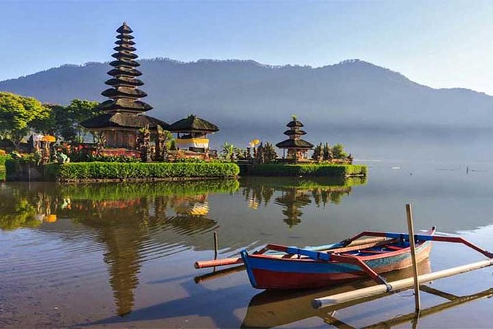 Private Tour: Ulun Danu Temple-Handara Gate-Wana Giri Hill&Tanah Lot Sunset - Image 4