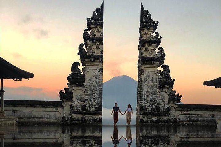 Sunrise At Heaven's Gate Lempuyang Luhur Bali - Image 2