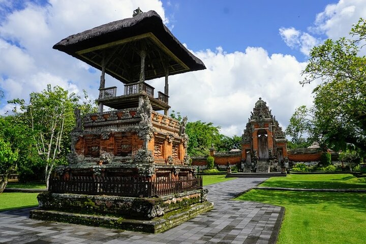 Superb Ulun Danu Temple And Taman Ayun Temple Private Tours - Image 1