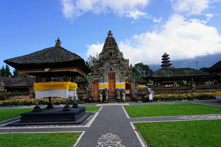 Superb Ulun Danu Temple And Taman Ayun Temple Private Tours - Image 4