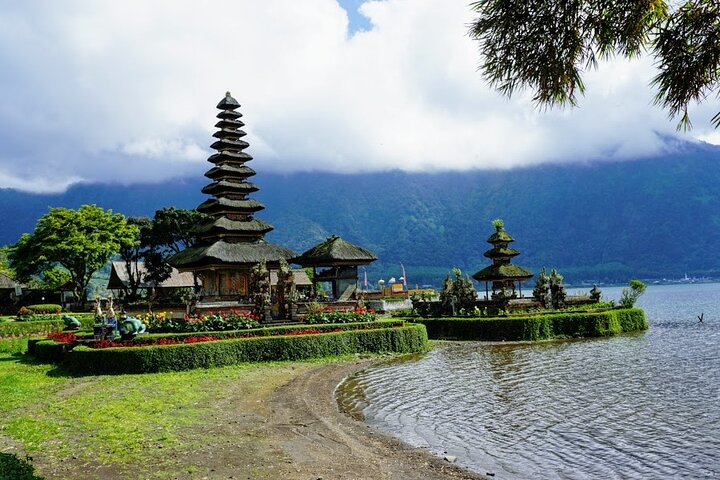 Superb Ulun Danu Temple And Taman Ayun Temple Private Tours - Image 3