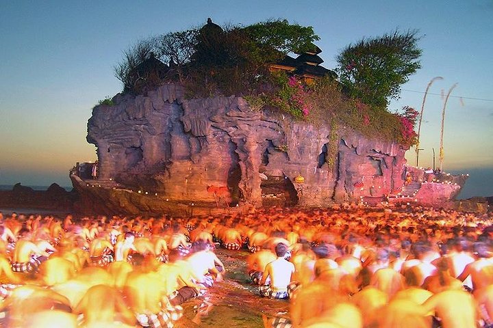 Tanah Lot Sunset Tour with Kecak Show and Dinner - Image 2