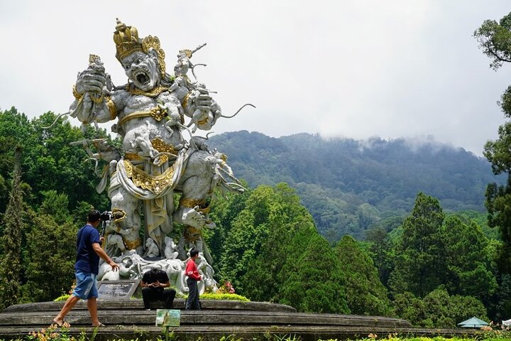 Trip to Bali Paradise at Sekumpul Waterfall and Twin Lake - Image 4