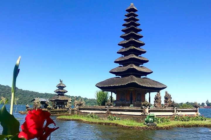 Ulun Danu Temple and Waterfall Tour - Image 1