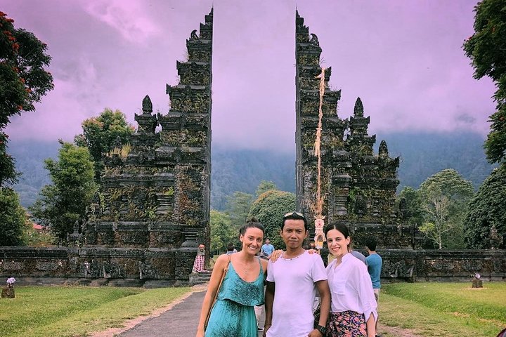 Ulun Danu Temple and Waterfall Tour - Image 4