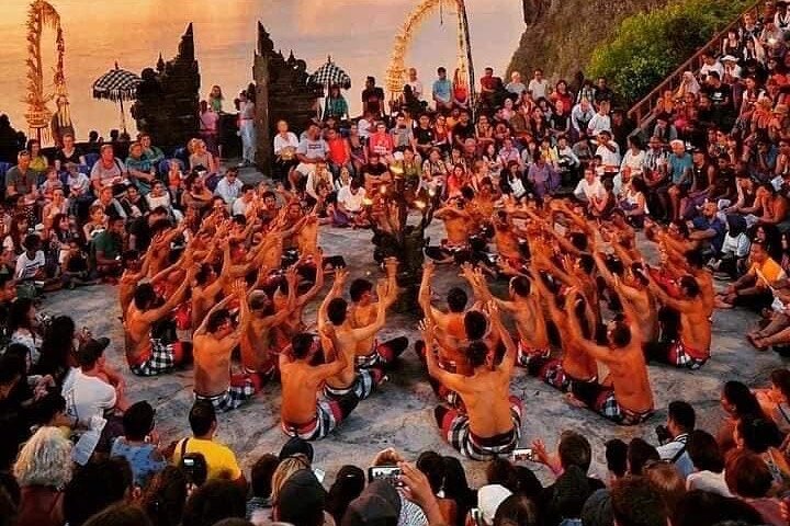 Uluwatu Sunset Tour & Kecak Fire Dance - Image 1