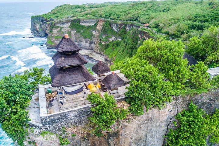 Uluwatu Temple Sunset and Kecak Fire Dance - Image 3