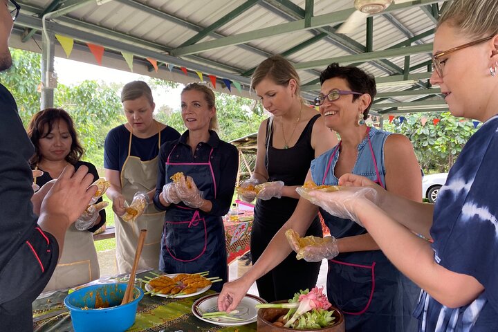 Indigenous Home Cooking Class with Market Tour - Image 5