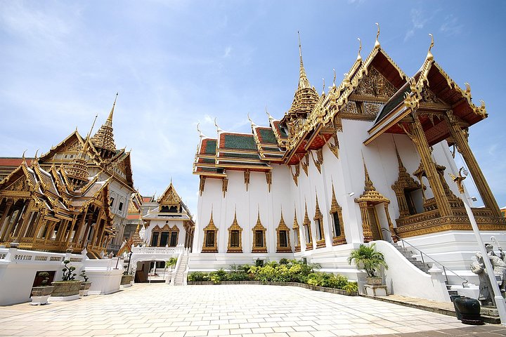2 Day Private Car with Driver from Laem Chabang to Bangkok & Damnoen Saduak  - Image 3