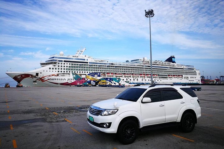 2 Day Private Car with Driver from Laem Chabang to Bangkok & Damnoen Saduak  - Image 1