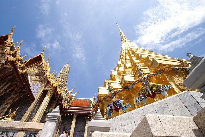 2 Day Private Car with Driver from Laem Chabang to Bangkok & Damnoen Saduak  - Image 2