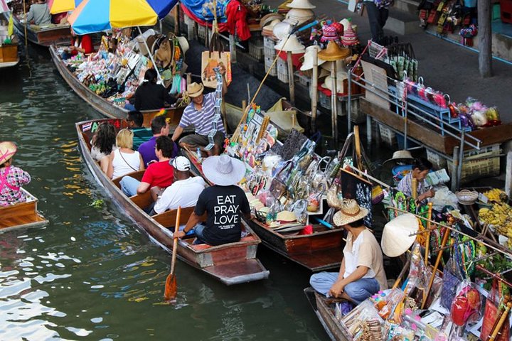 Floating Market Damnoen Saduak and Meklong Railway Market: Half Day Tour - Image 3