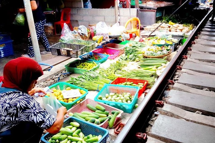 Train Market, Floating market, China town and Flower market (Private trip) - Image 2