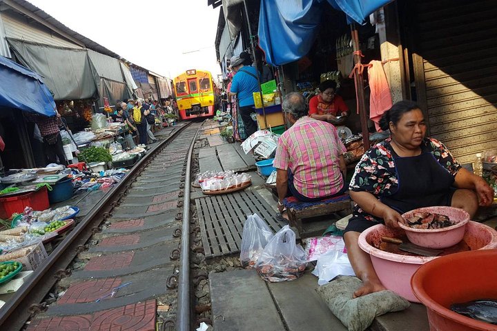 Train Market, Floating market, China town and Flower market (Private trip) - Image 1