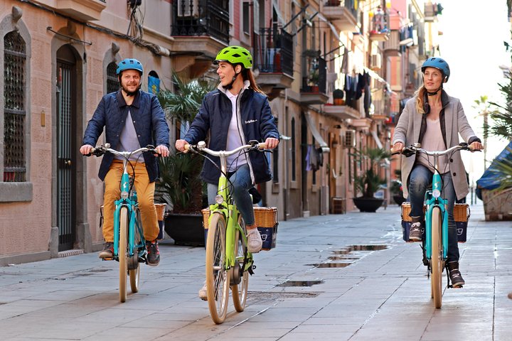 3-hour Barcelona, Montjuic Hill, and Gothic Quarter E-Bike Tour - Image 1