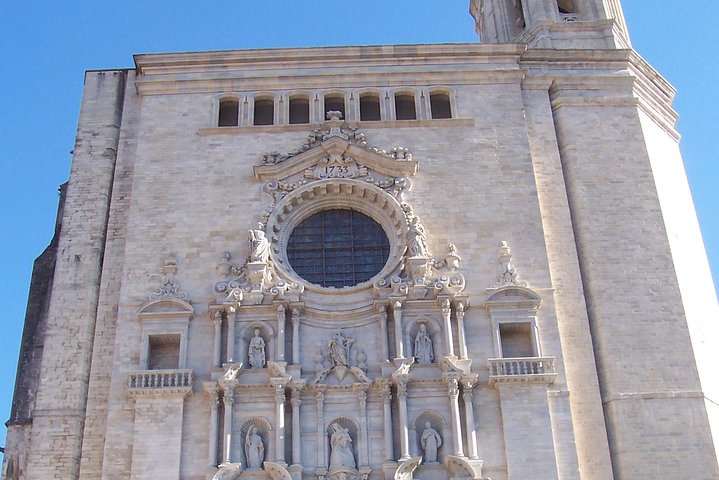 6-Hour Private tour of Girona from Barcelona with hotel pick up and drop off - Image 4