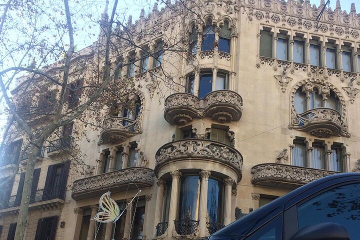 8-Hour Barcelona Private Tour  - Image 3
