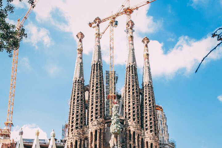 8-Hour Full Day Tour in Barcelona with Driver - Image 4