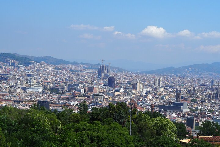 8-Hour Full Day Tour in Barcelona with Driver - Image 2