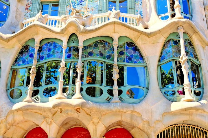 Art Nouveau Private Tour of Gaudi’s Barcelona - Image 3