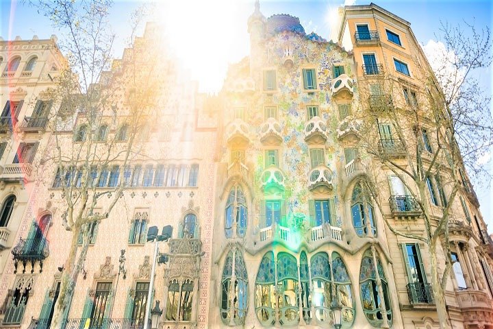 Barcelona City + Wine Celler Penedés Tour - Image 3