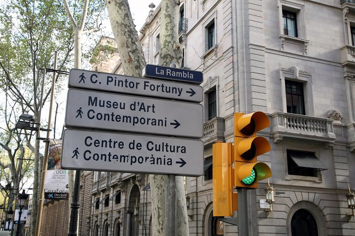 Barcelona Code Highlights (Gaudí, Old Town & Panoramic Tour) - Image 2