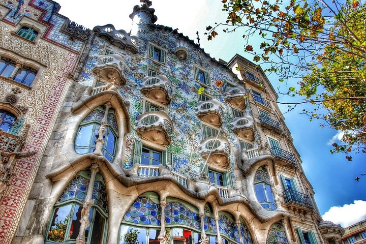 Barcelona Highlights Private Full-Day Tour - Image 4