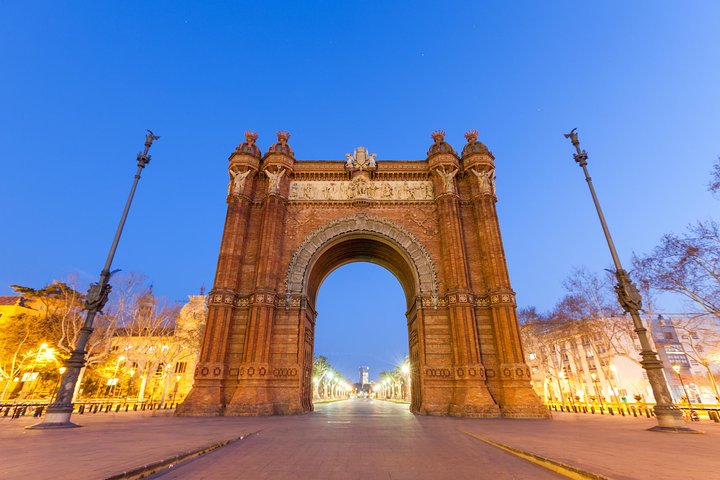 Barcelona Highlights w/ Pick-up & Optional Sagrada Familia & Park Guell Tickets - Image 4