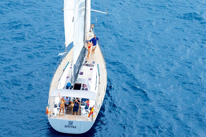 Barcelona: Luxury Yacht Private Sailing Tour - Image 2