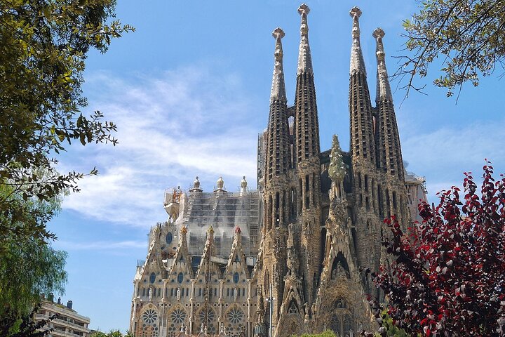 Barcelona Private Guided Shore Excursion - Image 1