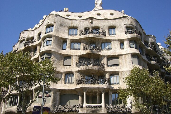 Barcelona Private Guided Shore Excursion - Image 2
