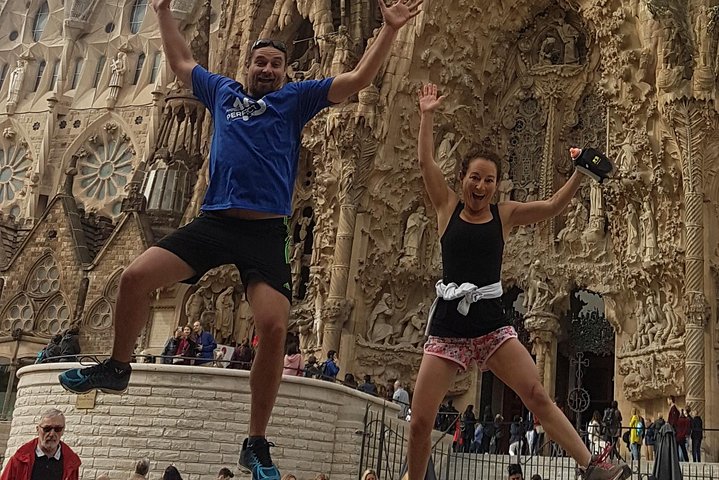 Barcelona Running Tour. Discover the city with a local - Image 2