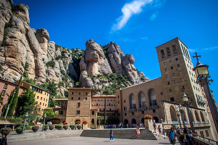 Barcelona Shore Excursion: Private Montserrat and Cava Trail Day Trip from Barcelona - Image 2