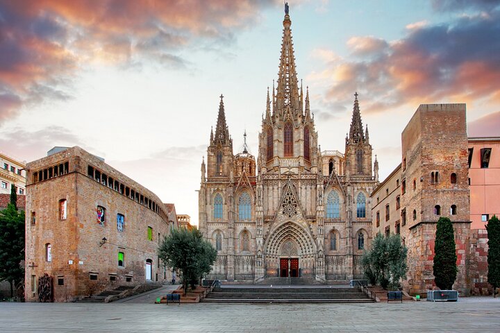 Barcelona Shore Excursion with Tapas and Sagrada Familia - Image 5