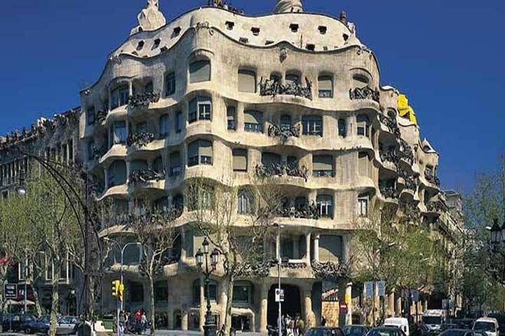 Barcelona Tour - Image 1