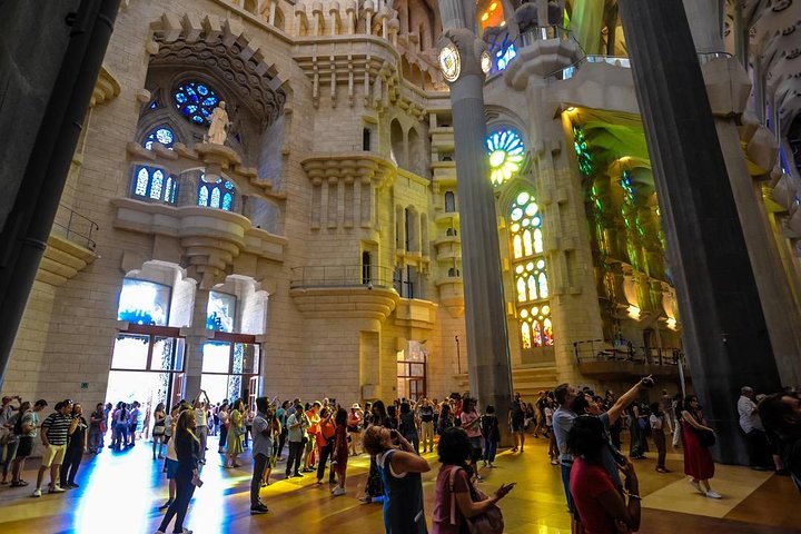 Best of Barcelona Private Tour with Sagrada Familia - Image 5