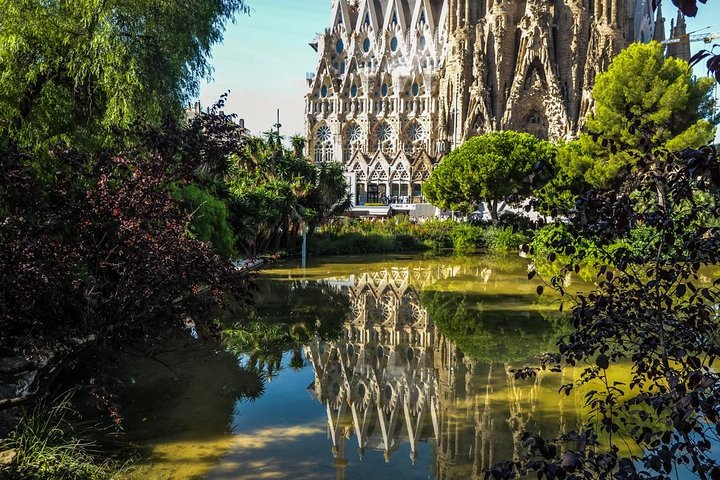 Best of Barcelona Shore Excursion with Sagrada Familia Skip the Line Ticket - Image 2