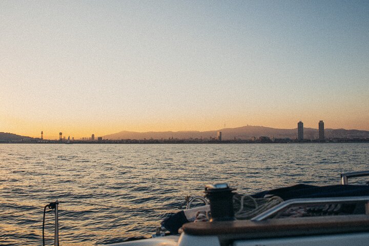 Discover America's Cup 37 & Sailing Experience Barcelona - Image 3