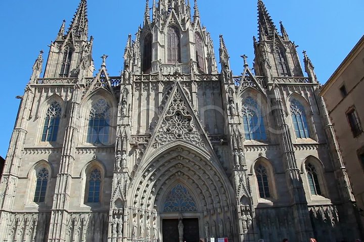 Discover Barcelona Private Tour - Image 2