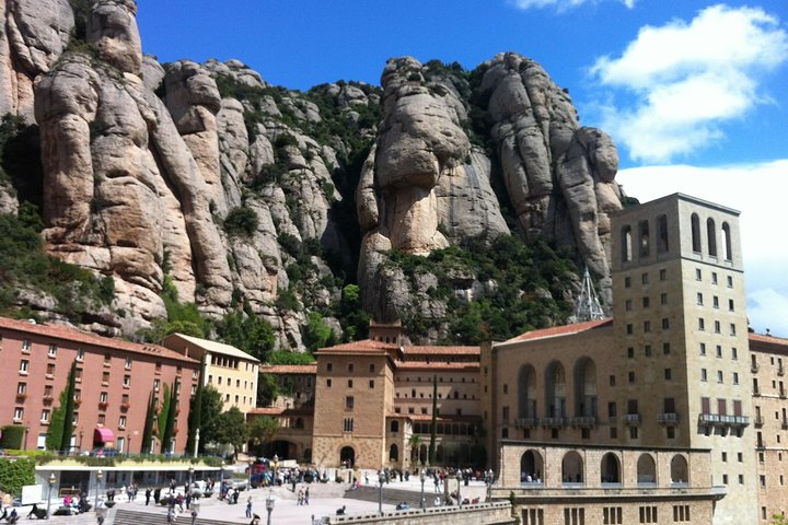 Experience Montserrat (5 hours) - Image 4