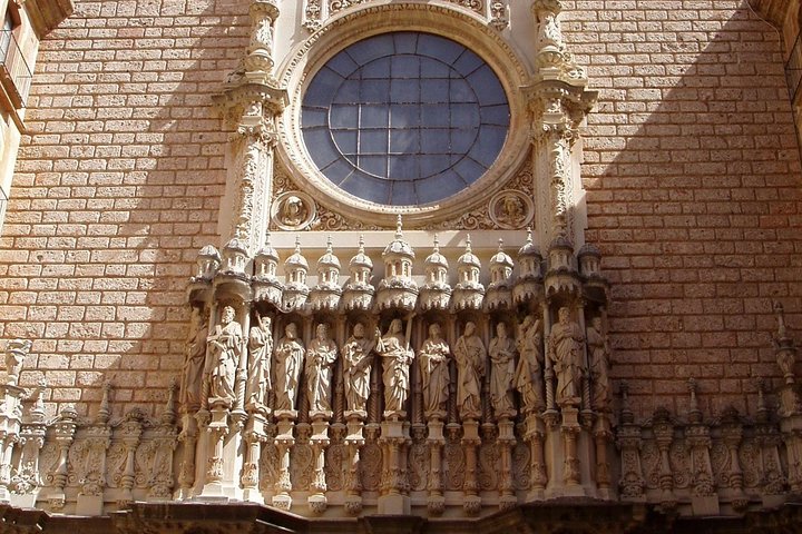 Experience Montserrat (5 hours) - Image 2