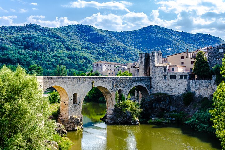 Full Day Car Trip from Barcelona to Medieval Towns of Catalonia - Image 3