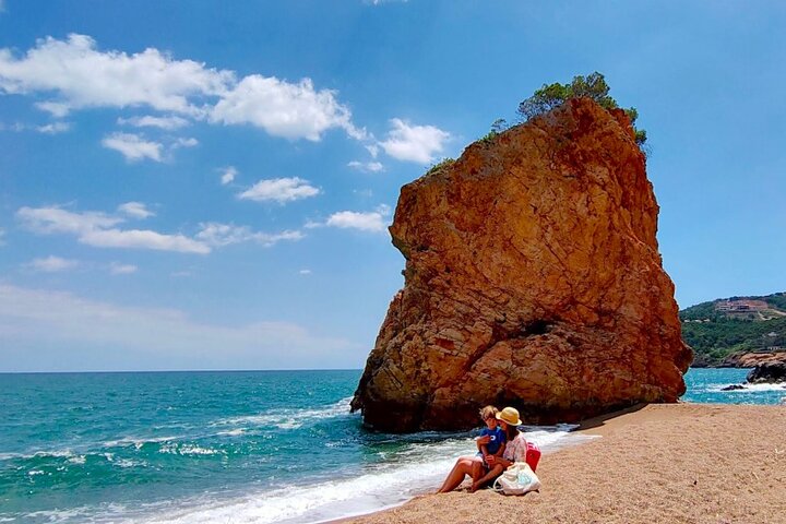 Full Day Tour Amazing Costa Brava Medieval Towns Hotel Pick Up - Image 2