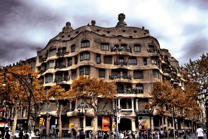 Gaudi Tour: Pedrera, Casa Batllo, Sagrada Familia & Park Guell - Image 2