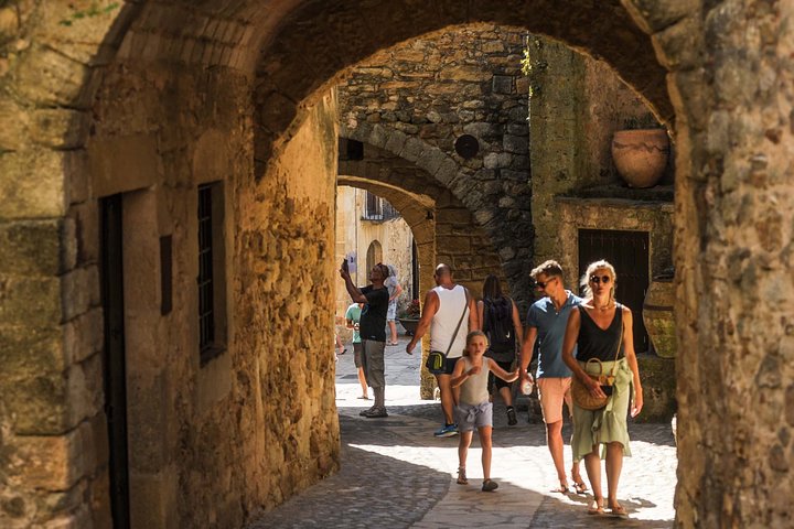 Girona and Costa Brava Private Day Trip from Barcelona - Image 4