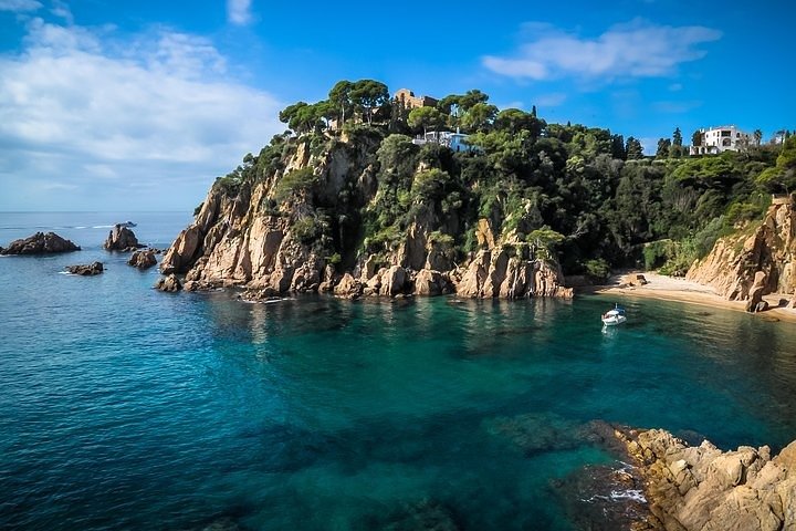 Girona City + Costa Brava Tour - Image 2