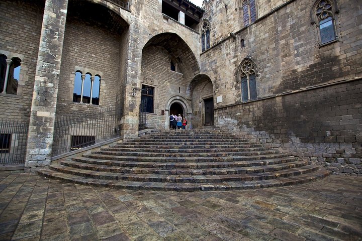 Gothic Quarter & Picasso Museum Private tour - Image 5